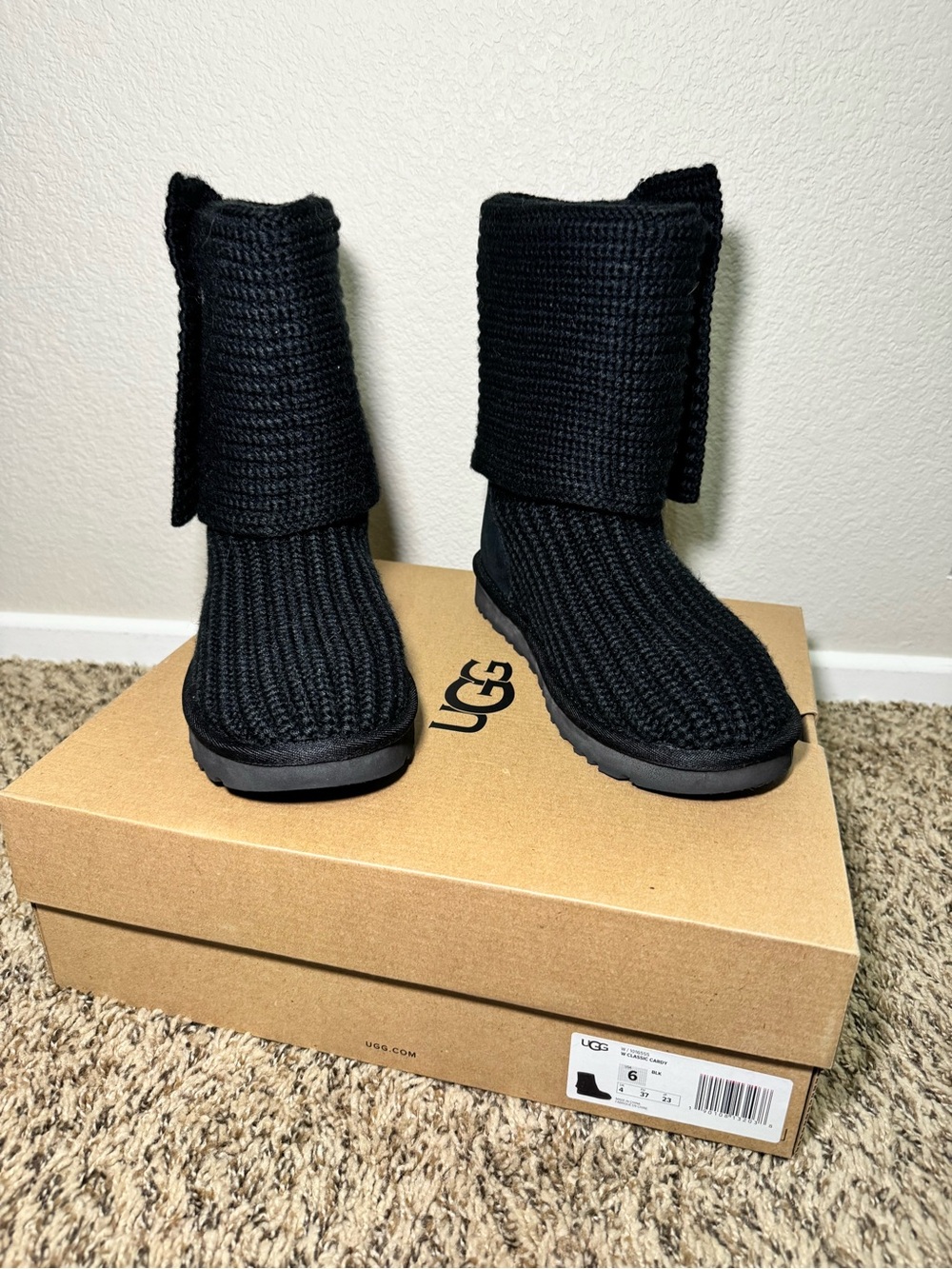NWT Women’s UGG Black Knit Fold-Over Ankle Boots
